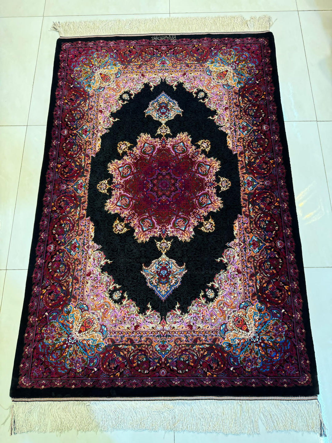 高級ペルシャ絨毯クム産シルク100% ライモン工房 149×100cm(FN-10006)