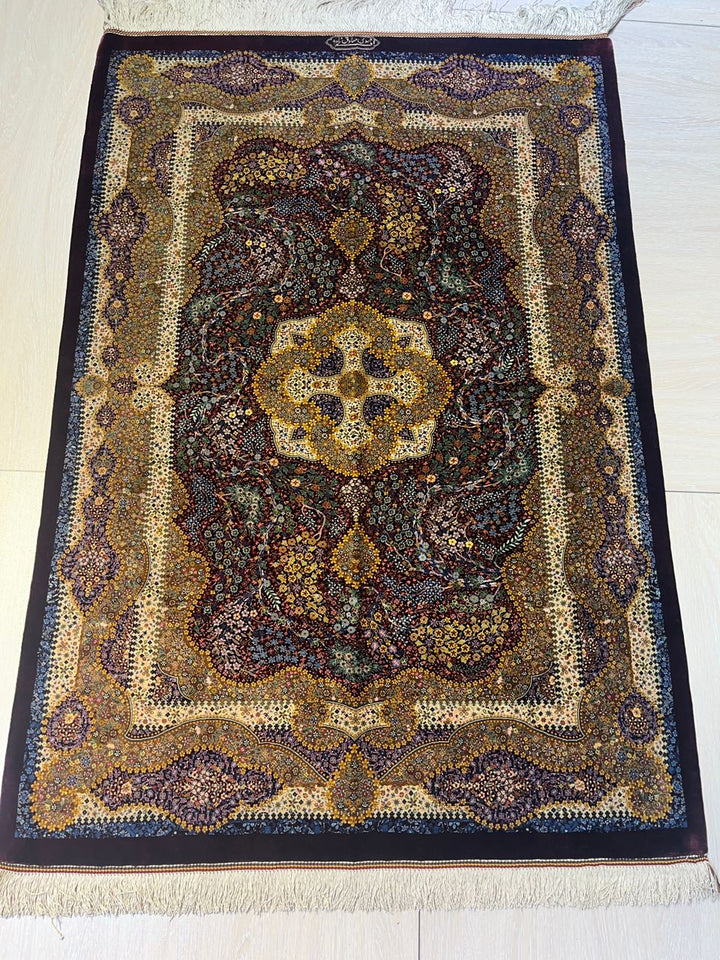 高級ペルシャ絨毯クム産シルク100%  サデグザデ工房  149×104cm(FN-10012)
