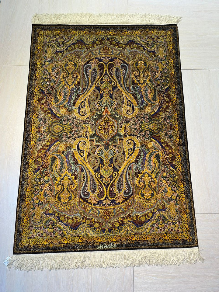 高級ペルシャ絨毯クム産シルク100%  カズミ工房 158×110cm(FN-10015)