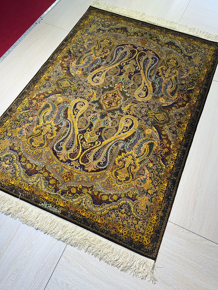 高級ペルシャ絨毯クム産シルク100%  カズミ工房 158×110cm(FN-10015)