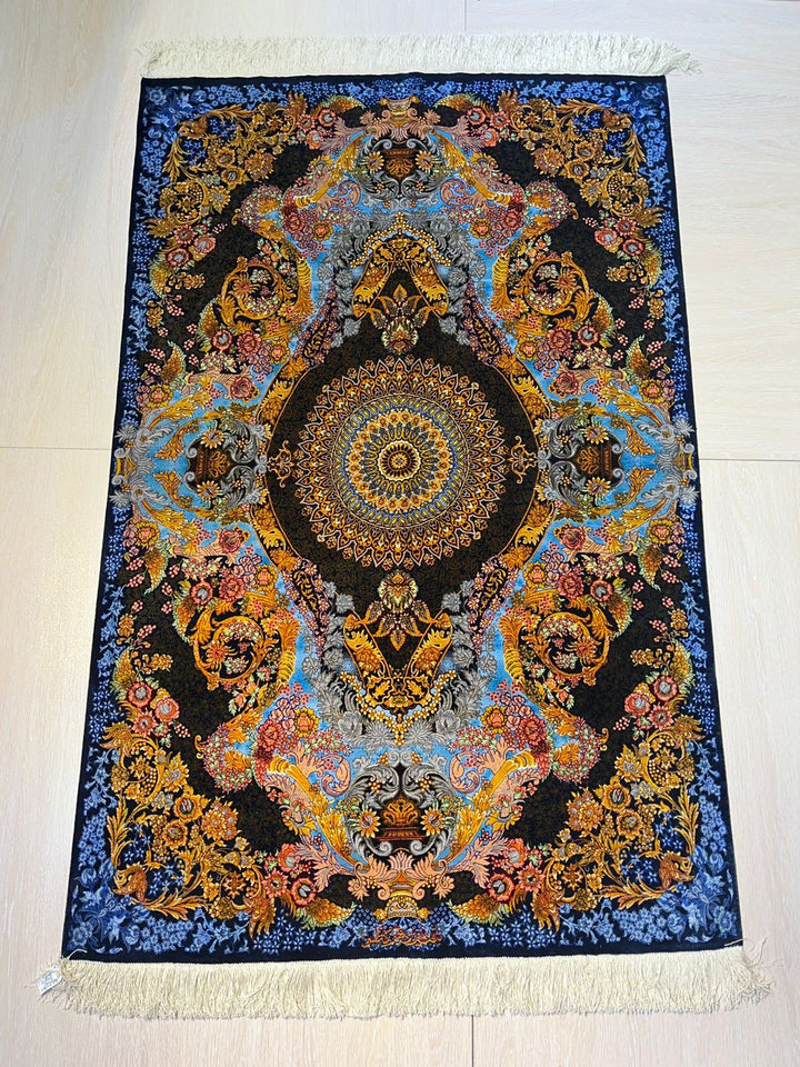 高級ペルシャ絨毯クム産シルク100%  カズミ工房 161×104cm(FN-10016)