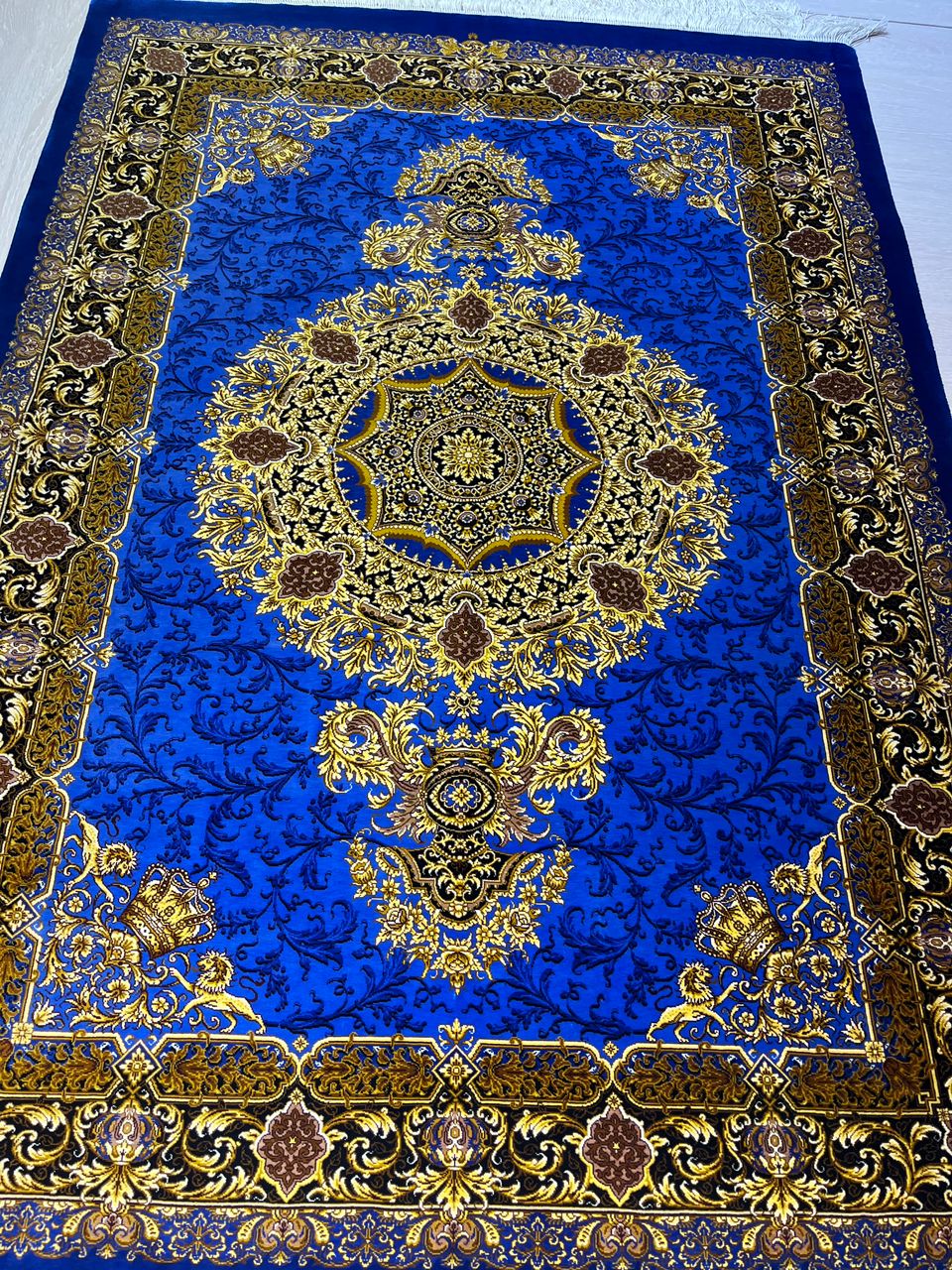 高級ペルシャ絨毯クム産シルク100%  タルメ工房 142×104cm(FN-10017)