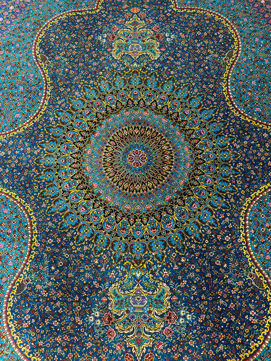 高級ペルシャ絨毯クム産シルク100%  ジャムシディ工房  200×140cm(FN-10020)