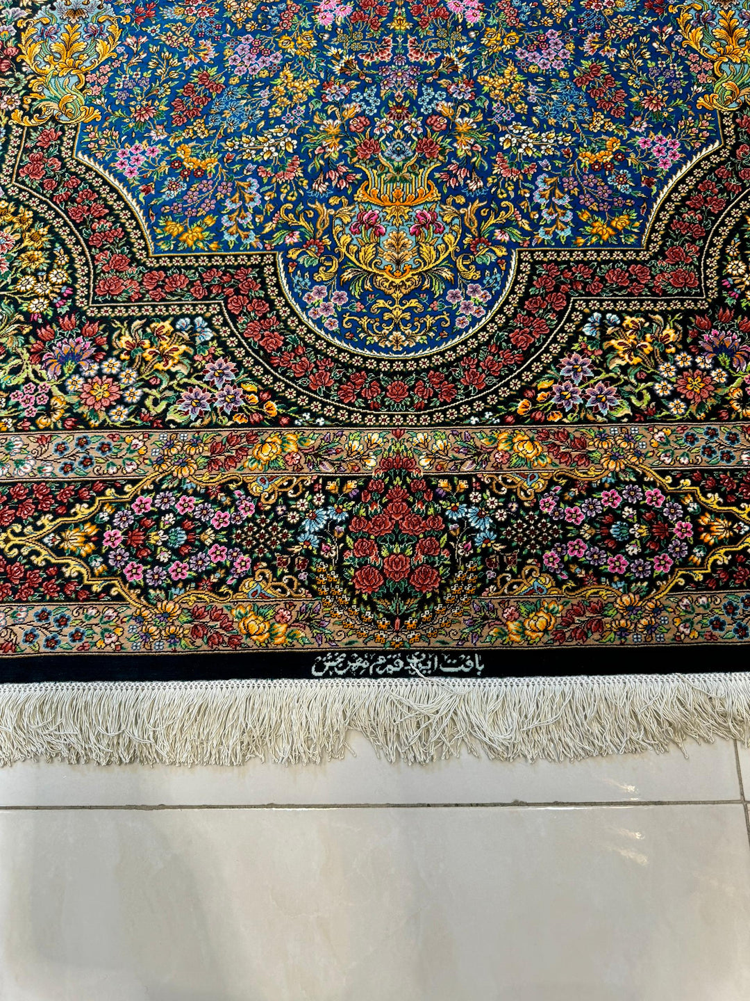 高級ペルシャ絨毯クム産シルク100%  メフルバフ工房  200×130cm(FN-10021)