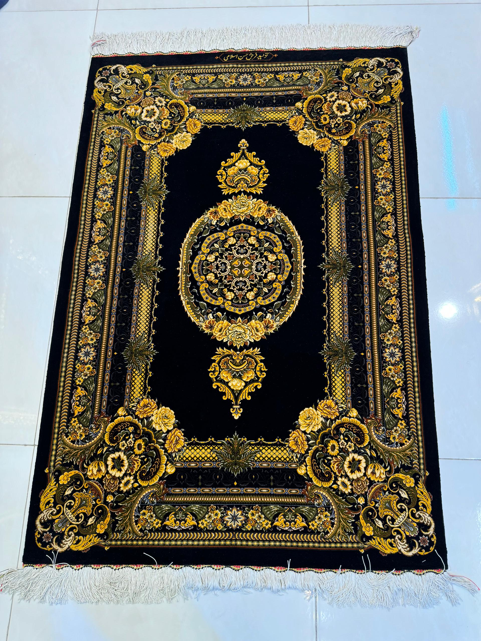 高級ペルシャ絨毯クム産シルク100％ イスラミ工房 125×85cm（FN-10038