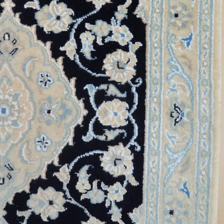ペルシャ絨毯イランのナイン産ハビビアン工房の手織り玄関サイズ90×61cm(FS-455N)生地アップ拡大写真