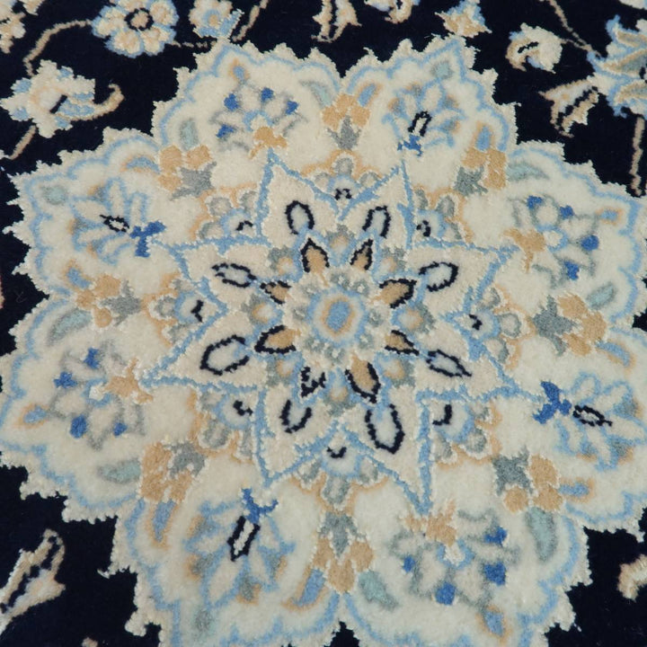 ペルシャ絨毯イランのナイン産ハビビアン工房の手織り玄関サイズ93×59cm(FS-428N)生地アップ拡大写真