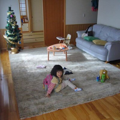 子供も喜んでいます／2009-12-06 - ギャッベ（ギャベ）＆ペルシャ絨毯の店オリエンタルムーン【公式】