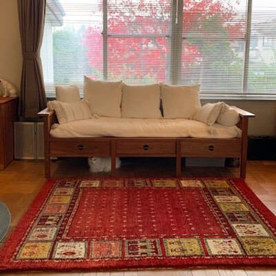 我が家の猫もビックリするくらい伸びて寛いでいます(笑)／2021-11-12 - ギャッベ（ギャベ）＆ペルシャ絨毯の店オリエンタルムーン【公式】