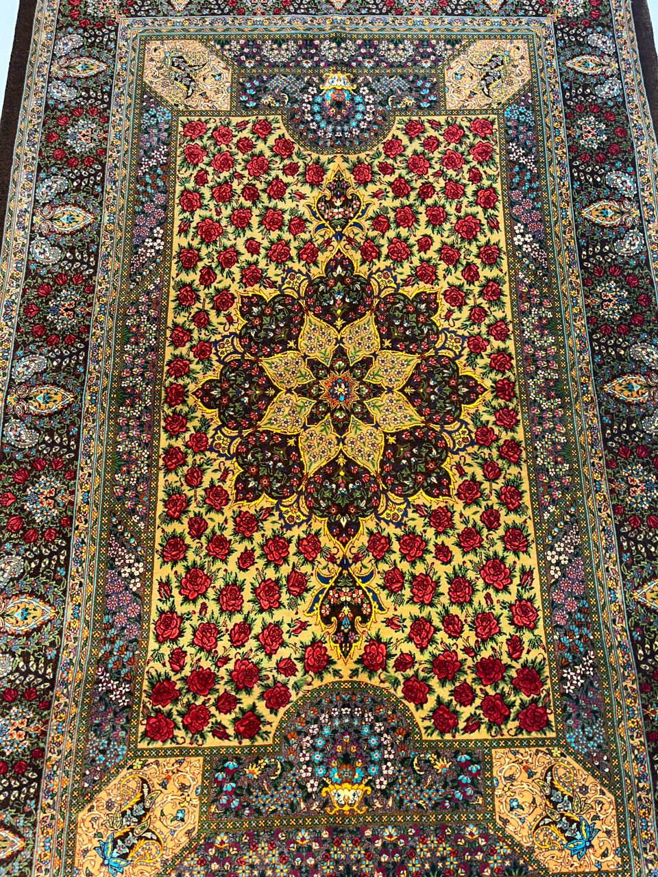 高級ペルシャ絨毯クム産シルク100％ ラジャビアン工房 164×100cm