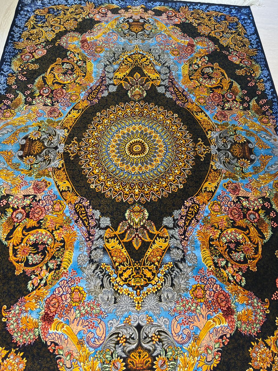 高級ペルシャ絨毯クム産シルク100％ カズミ工房 161×104cm（FN