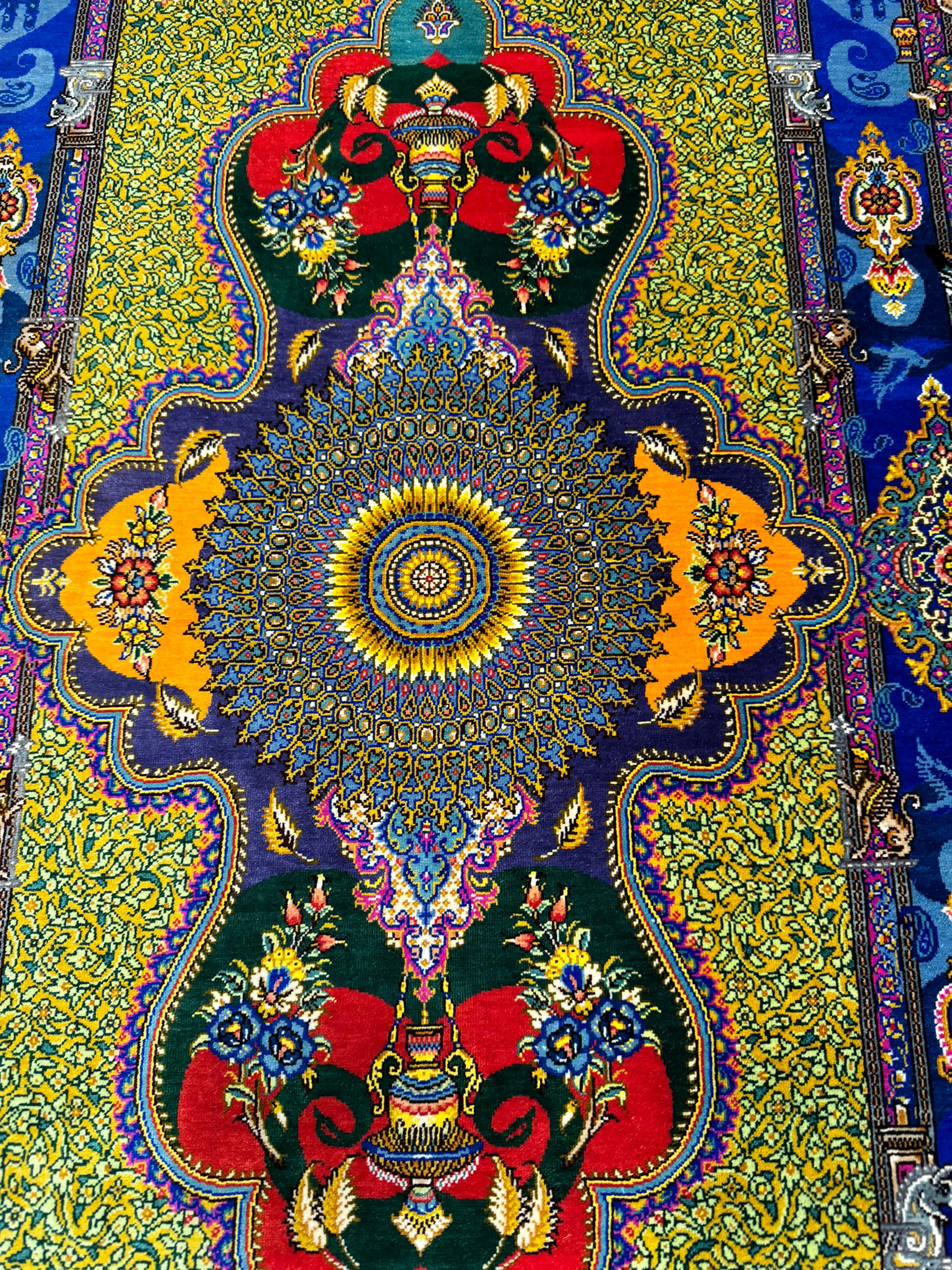 高級ペルシャ絨毯クム産シルク100％ ジャムシディ工房 94×89cm（FN