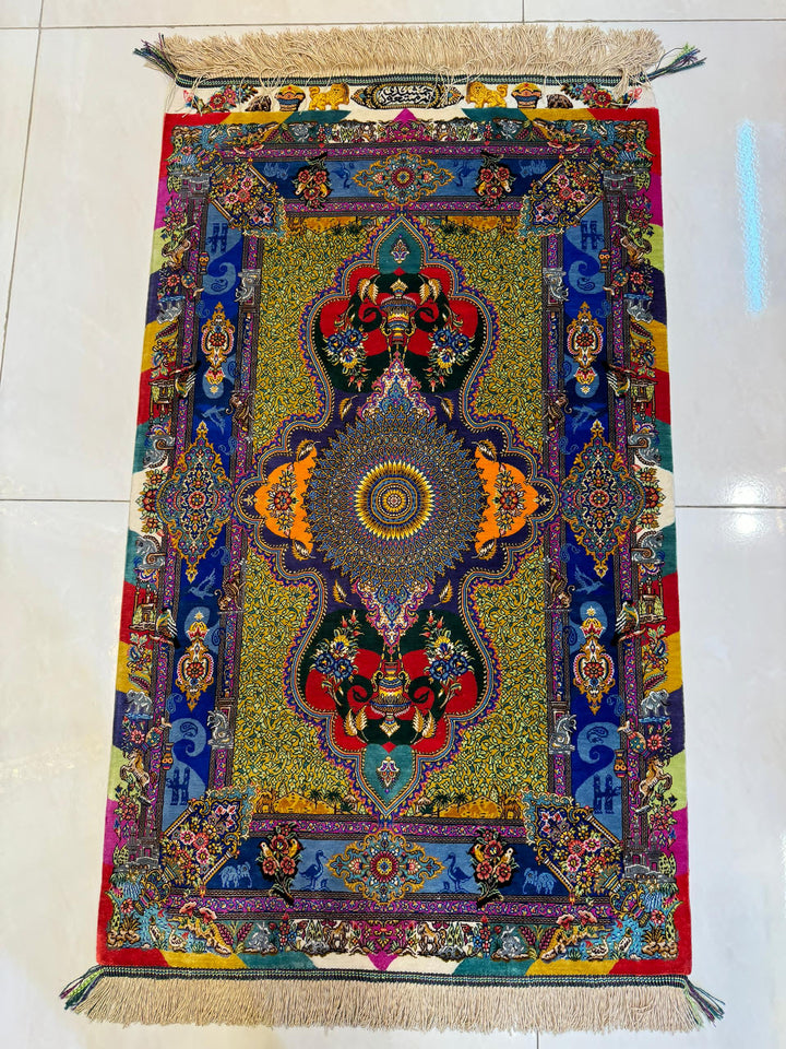 高級ペルシャ絨毯クム産シルク100％  ジャムシディ工房 94×89cm（FN-10029）