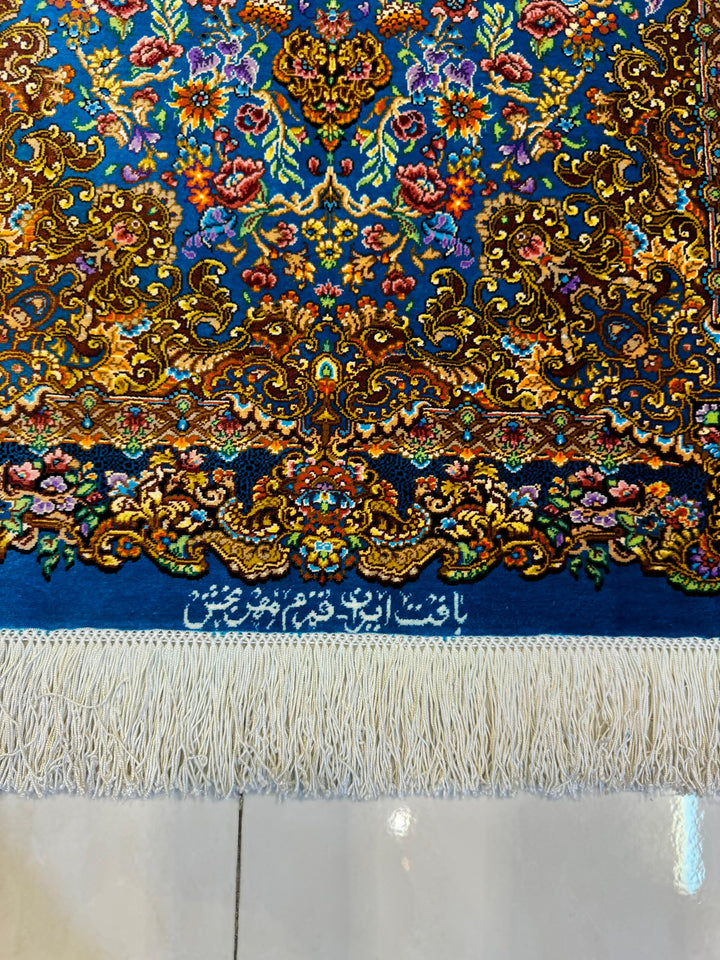高級ペルシャ絨毯クム産シルク100％  メフルバフ工房 90×60cm（FN-10033）