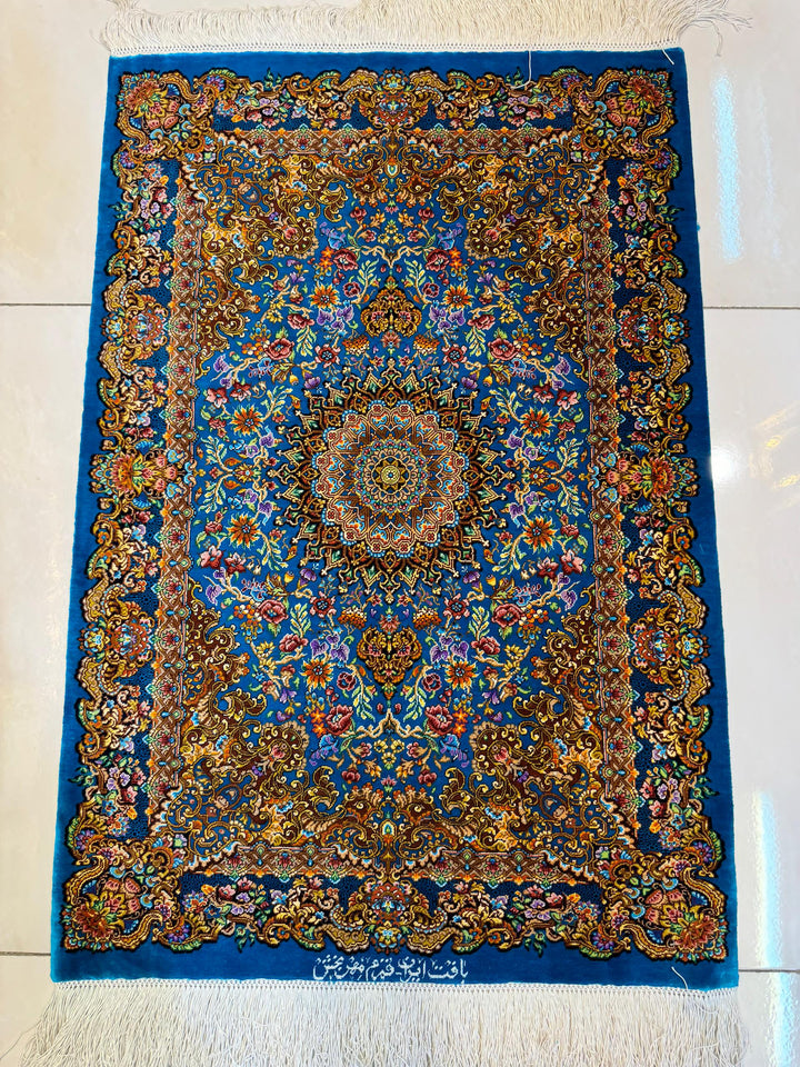 高級ペルシャ絨毯クム産シルク100％  メフルバフ工房 90×60cm（FN-10033）