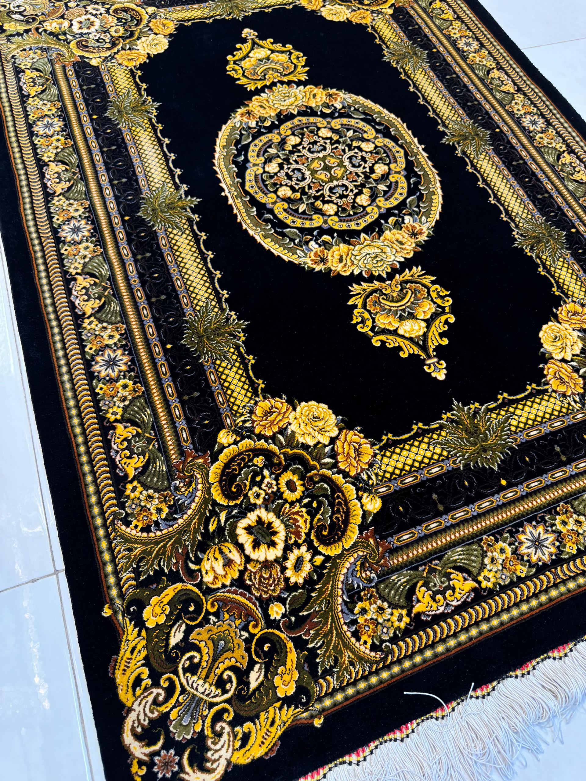 高級ペルシャ絨毯クム産シルク100％ イスラミ工房 125×85cm（FN-10038