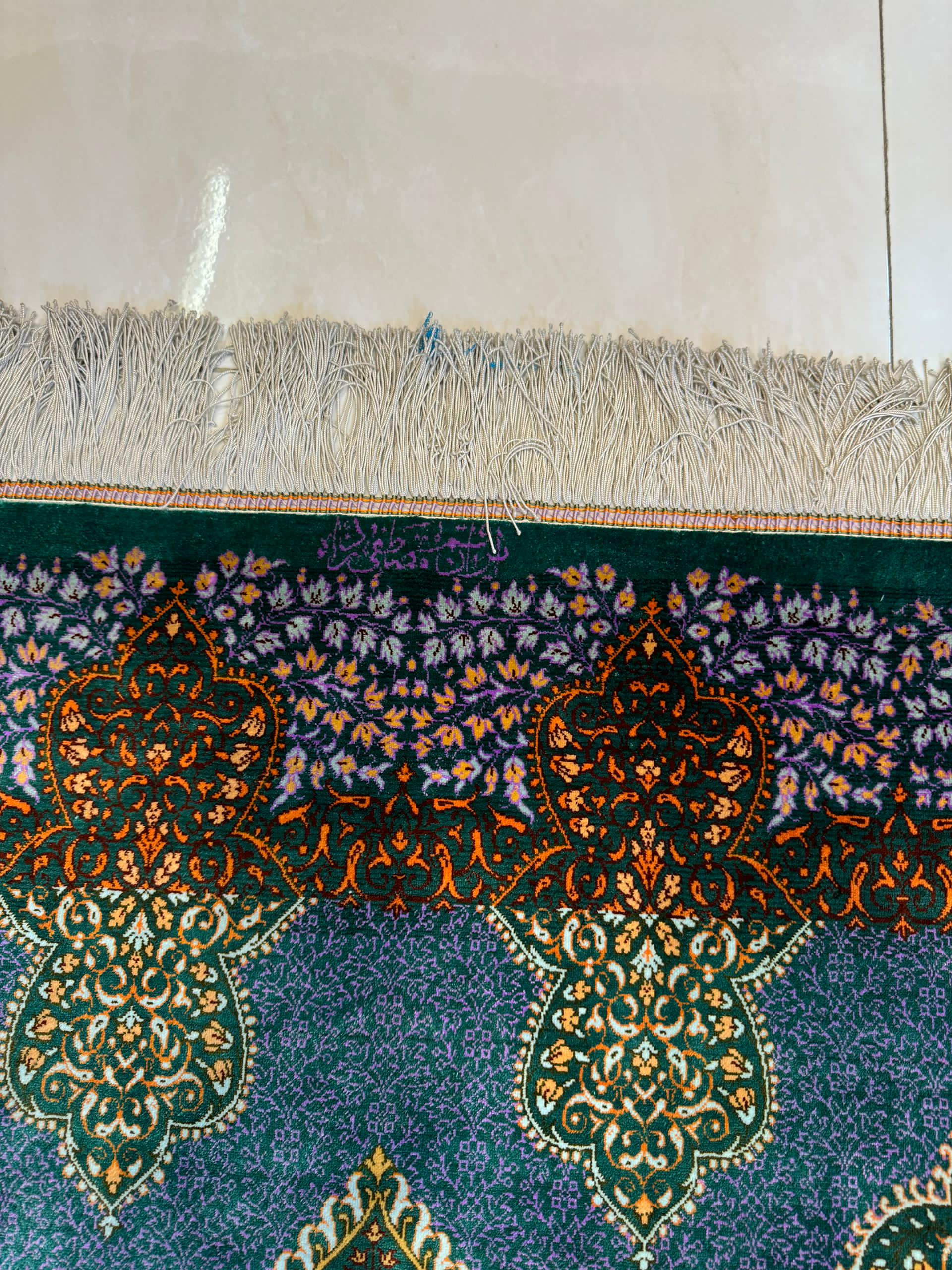 高級ペルシャ絨毯クム産シルク100％ ムスタファザデ工房 135×84cm（FN