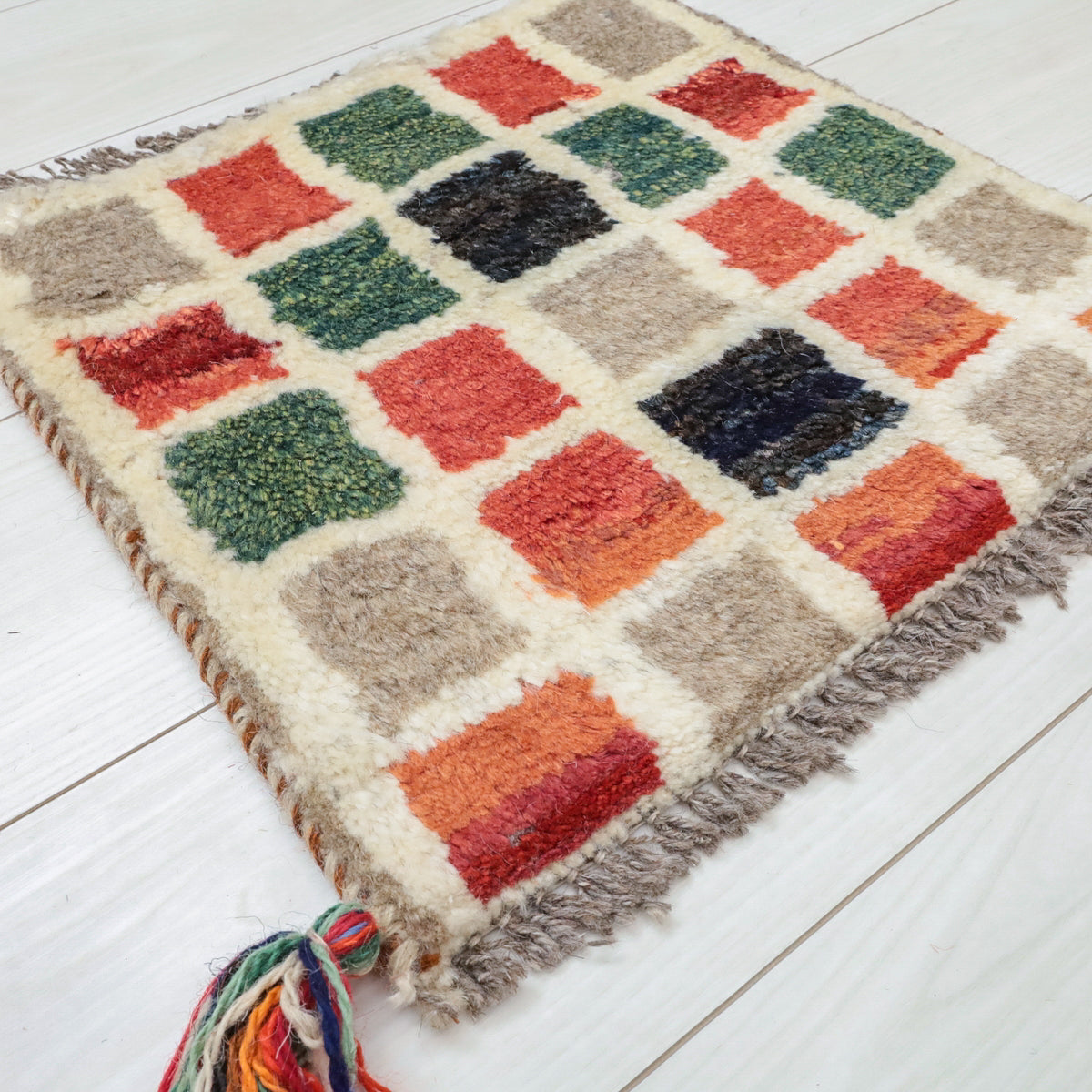 ギャッベ,座布団サイズ,37×39cm,カラフルスクエア,手織り,ウール