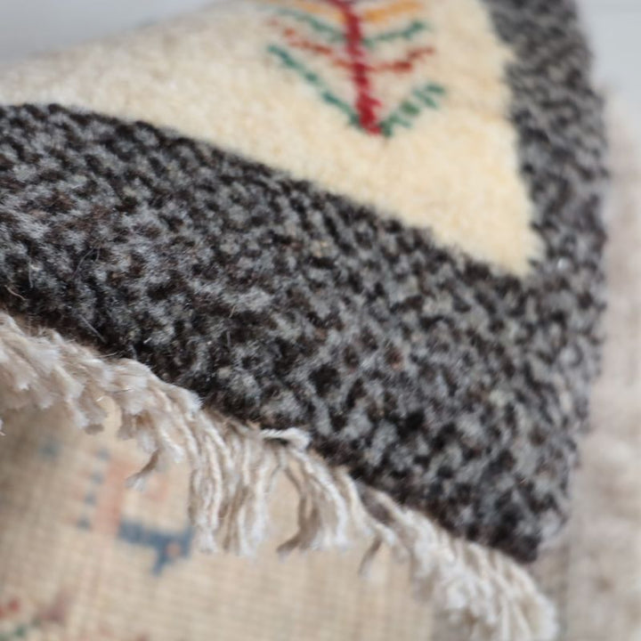 ギャッベ（ギャベ）ラティーフ　42×39cm（BP-13058）