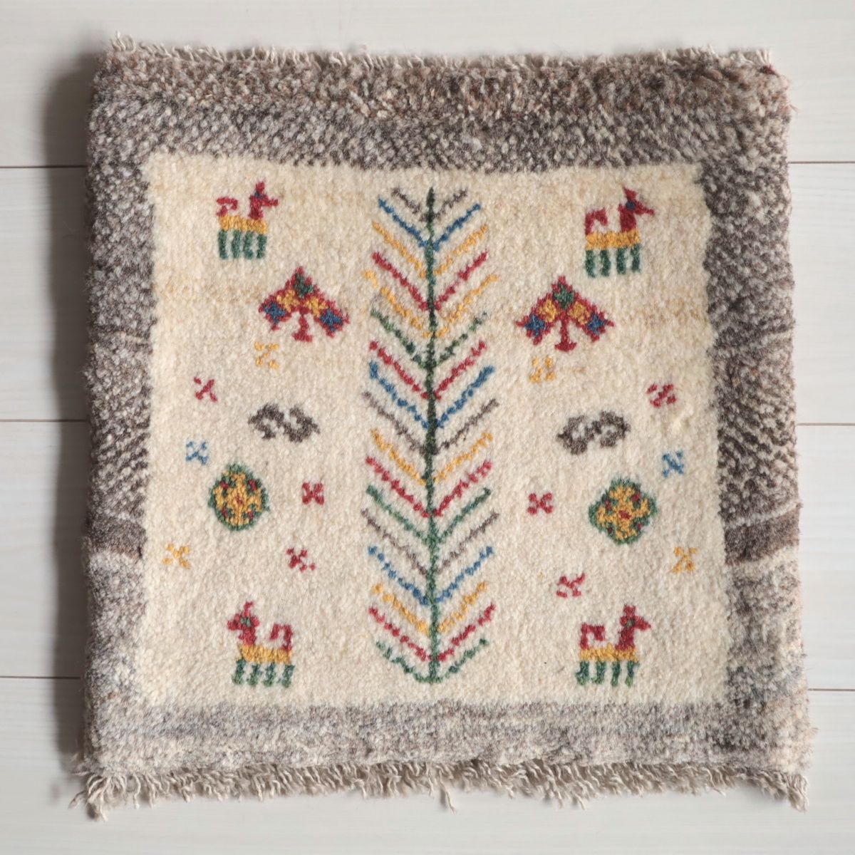 ギャッベ (ラティーフ) 40×41cm（BP-13073） – ギャッベ＆ペルシャ絨毯
