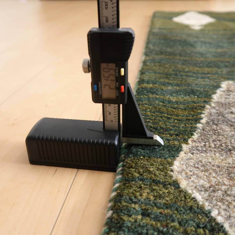 ギャッベ（ギャベ）イラン産草木染めの玄関マットサイズ商品細部ズーム写真