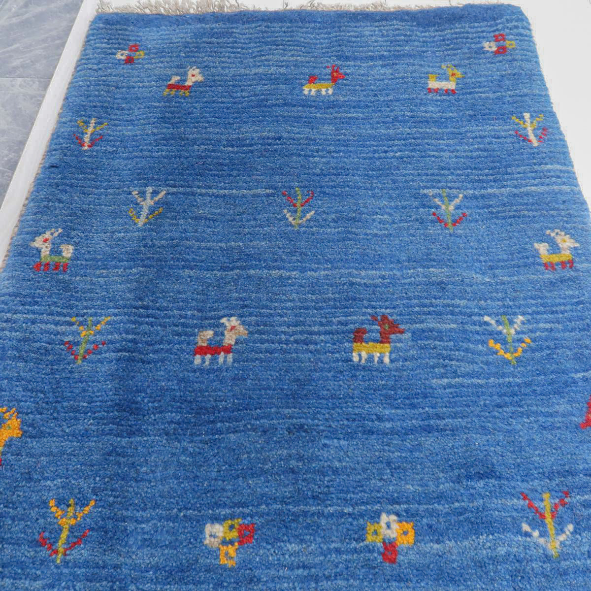ギャッベ,玄関マット,95×63cm｜ブルー・手織りウールラグ,動物＆植物柄