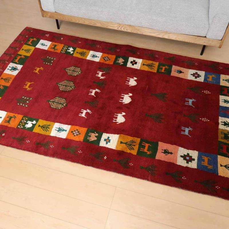 高級手織りギャッベ,254×145cm｜レッドベース＆動物・植物モチーフ