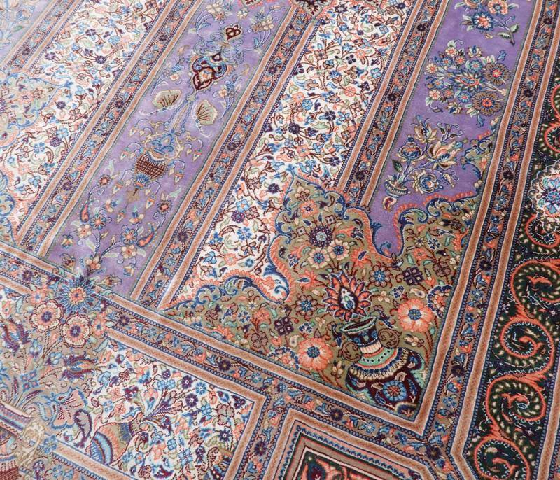 ペルシャ絨毯　クム　シルク ペルシャ絨毯 antique クム産シルクの手織り絨毯 ペルシャ絨毯クム産