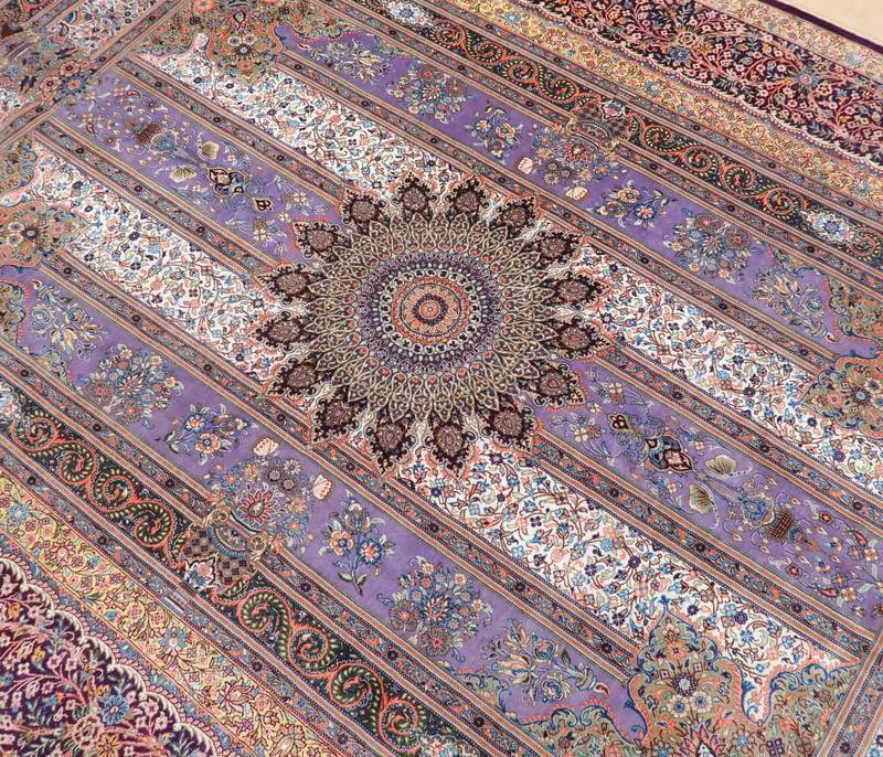 ペルシャ絨毯　クム　シルク ペルシャ絨毯 antique クム産シルクの手織り絨毯 ペルシャ絨毯クム産