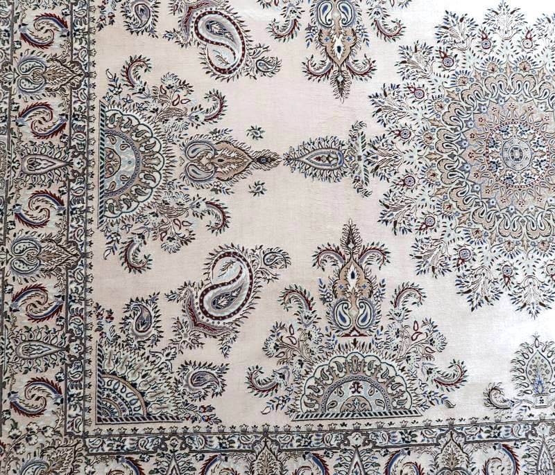 高級ペルシャ絨毯ナイン産ハビビアン工房シルク 249×167cm(FL 高級ペルシャ絨毯ナイン産ハビビアン工房シルク 249×167cm(FL
