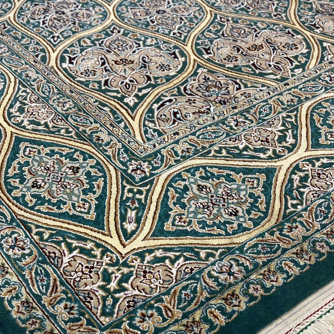 最高級ペルシャ絨毯（ナイン産）ハビビアン工房　241×165cm（FL-70362）