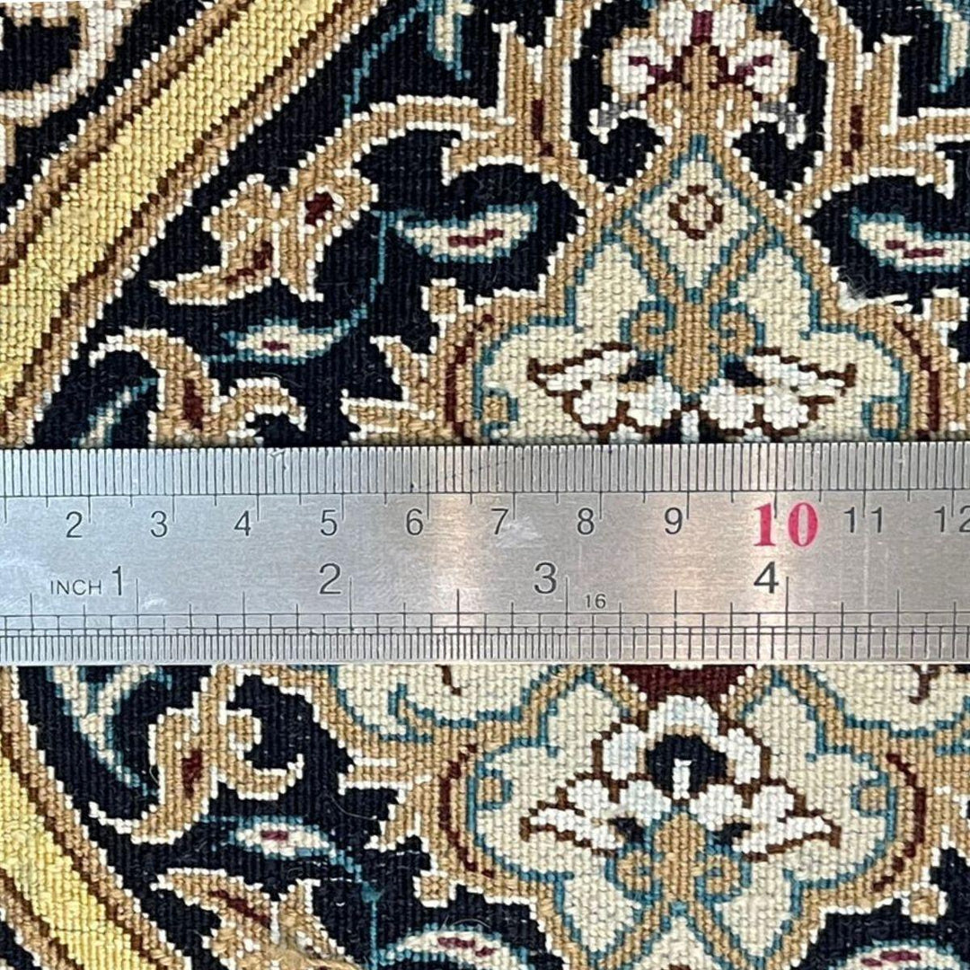 最高級ペルシャ絨毯（ナイン産）ハビビアン工房　303×218cm（FL-70364）