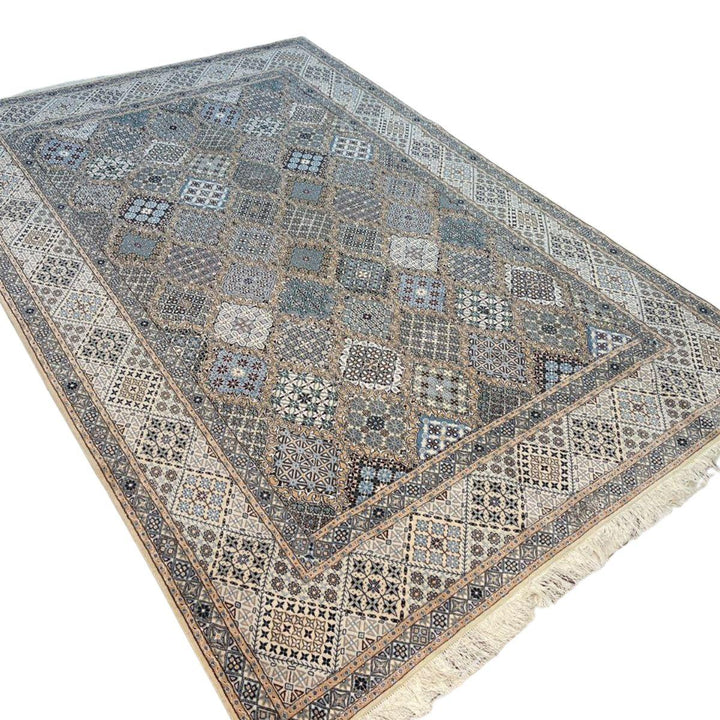 最高級ペルシャ絨毯（ナイン産）ハビビアン工房　308×208cm（FL-70366）