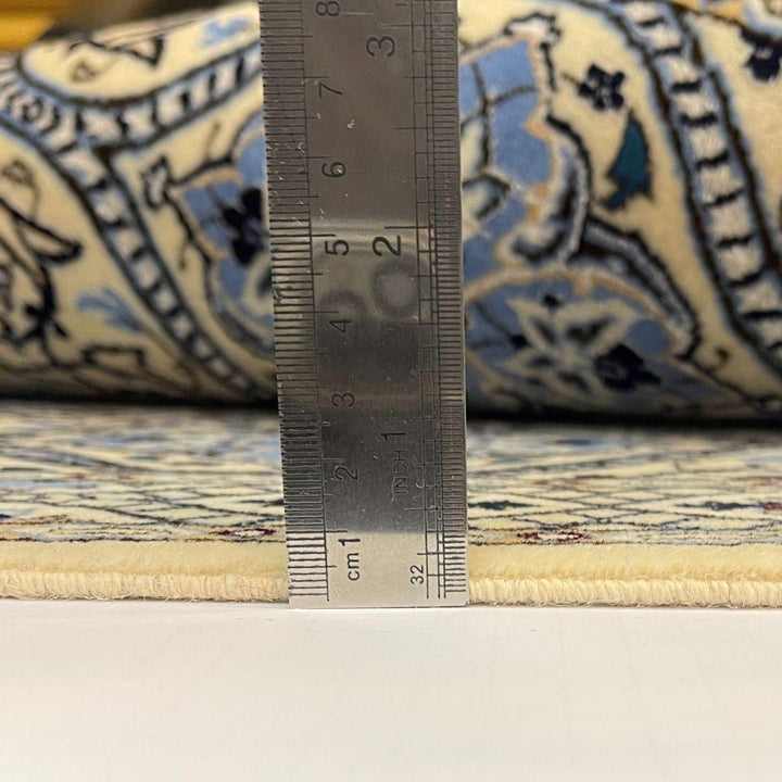最高級ペルシャ絨毯（ナイン産）ハビビアン工房　310×205cm（FL-70368）