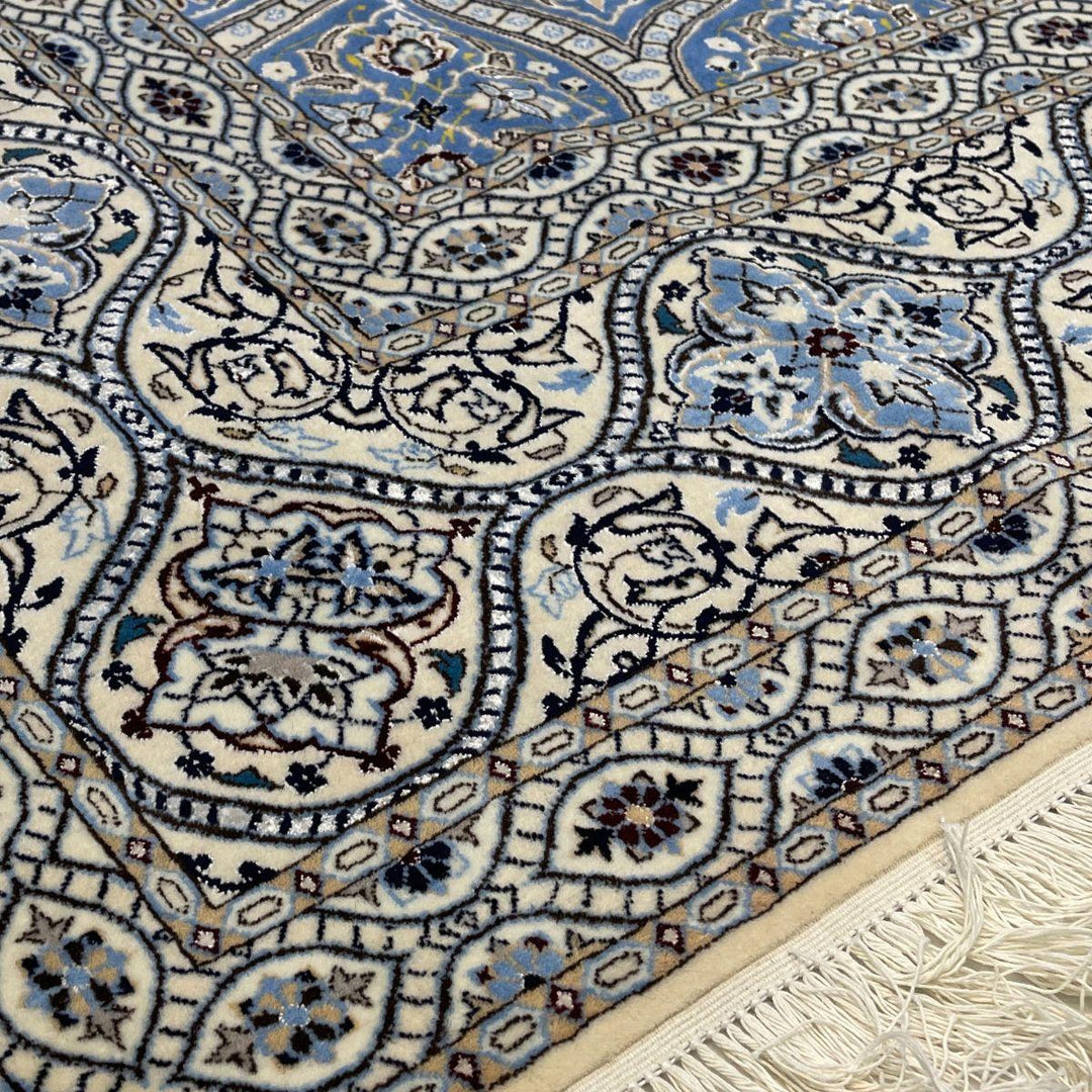 最高級ペルシャ絨毯（ナイン産）ハビビアン工房　310×205cm（FL-70368）
