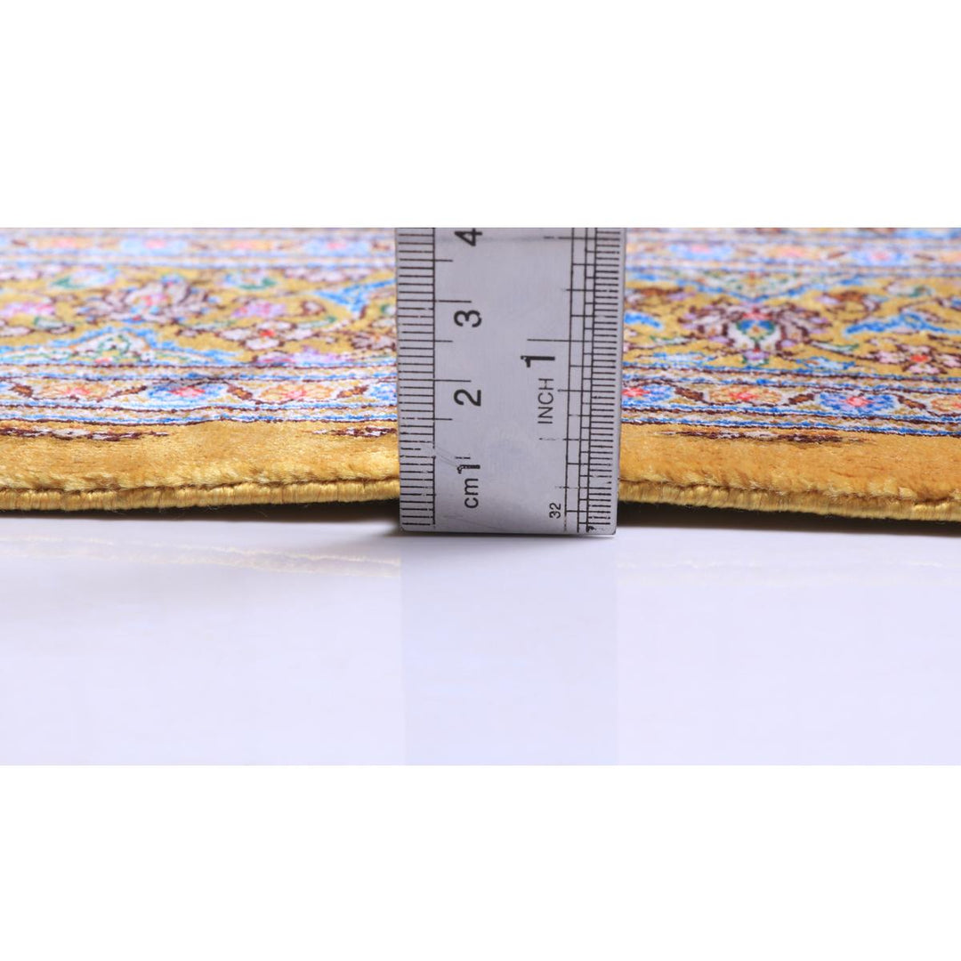 高級ペルシャ絨毯（シルク100％）ジャムシーディー工房　93×61cm（FN-70282）