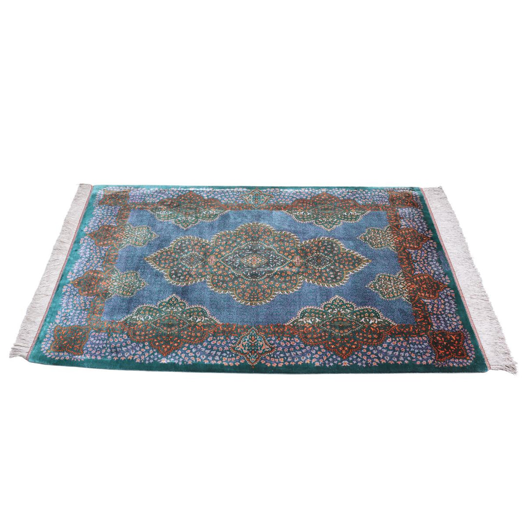 高級ペルシャ絨毯（シルク100％）モスタファザーデ工房　135×82cm（FN-70299）