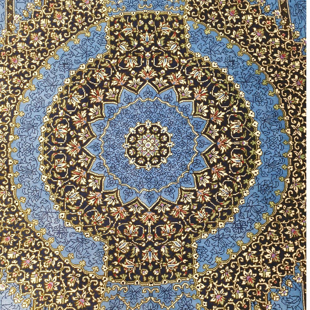 ペルシャ絨毯（シルク100％手織り）イランクム　205×136cm（FN-70378）