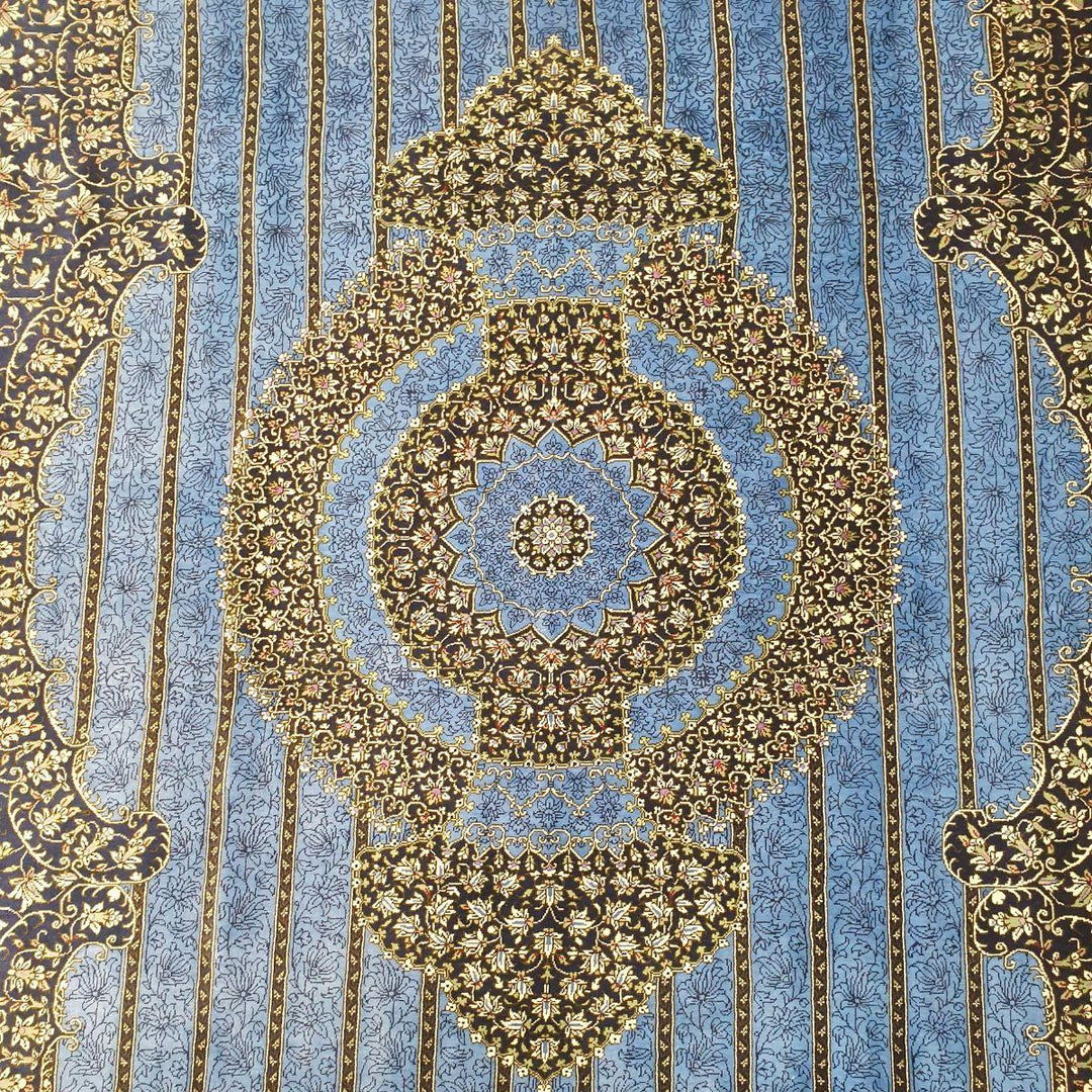 ペルシャ絨毯（シルク100％手織り）イランクム　205×136cm（FN-70378）