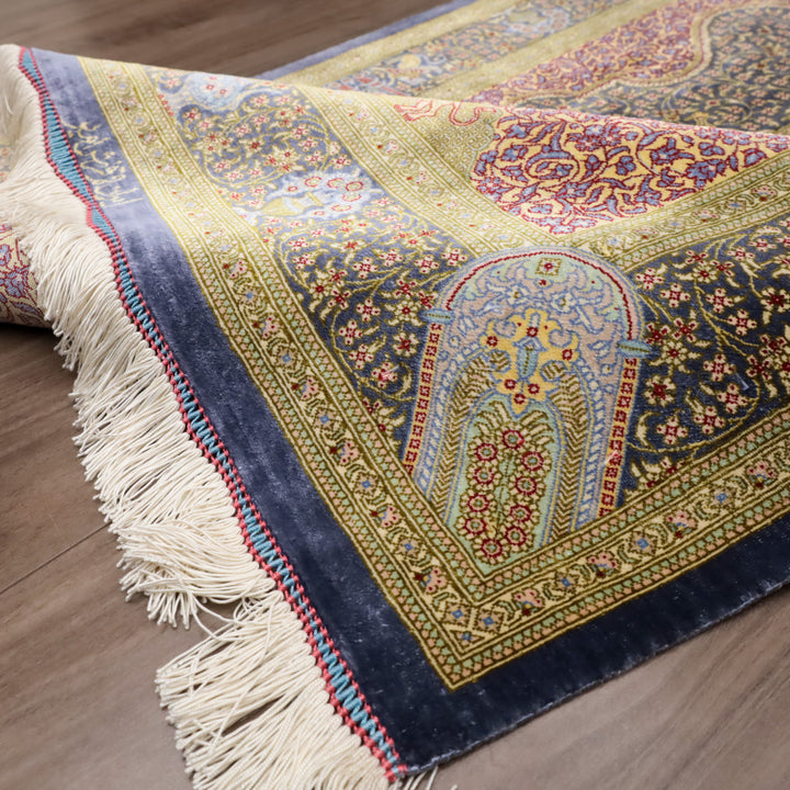 高級ペルシャ絨毯 クム産 シルク100％ SHIRAZI工房｜トランジ・獅子文様 ネイビー×ゴールド｜126×79cm（FS-13297）