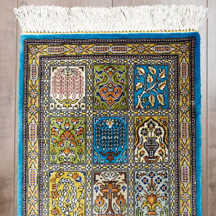 高級ペルシャ絨毯 クム産 シルク100％｜ケシュティ柄（12区画） ターコイズ×マルチカラー｜43×28cm（FS-13337）