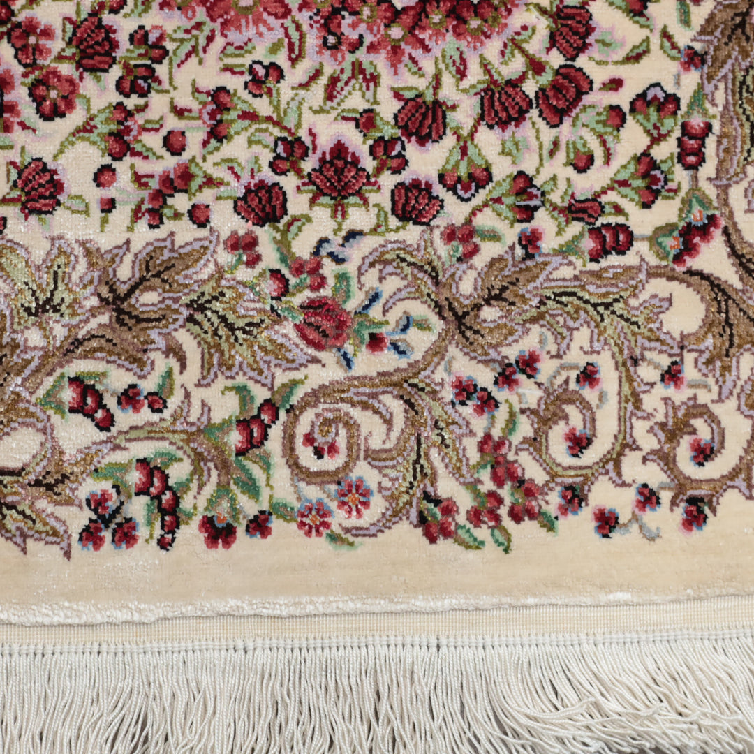 高級ペルシャ絨毯 クム産 シルク100％ MOHAMMADI工房｜生命の樹・花鳥柄 アイボリー×ピンク｜94×60cm（FS-13364）
