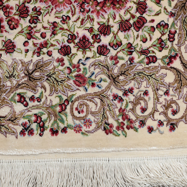高級ペルシャ絨毯 クム産 シルク100％ MOHAMMADI工房｜生命の樹・花鳥柄 アイボリー×ピンク｜94×60cm（FS-13364）