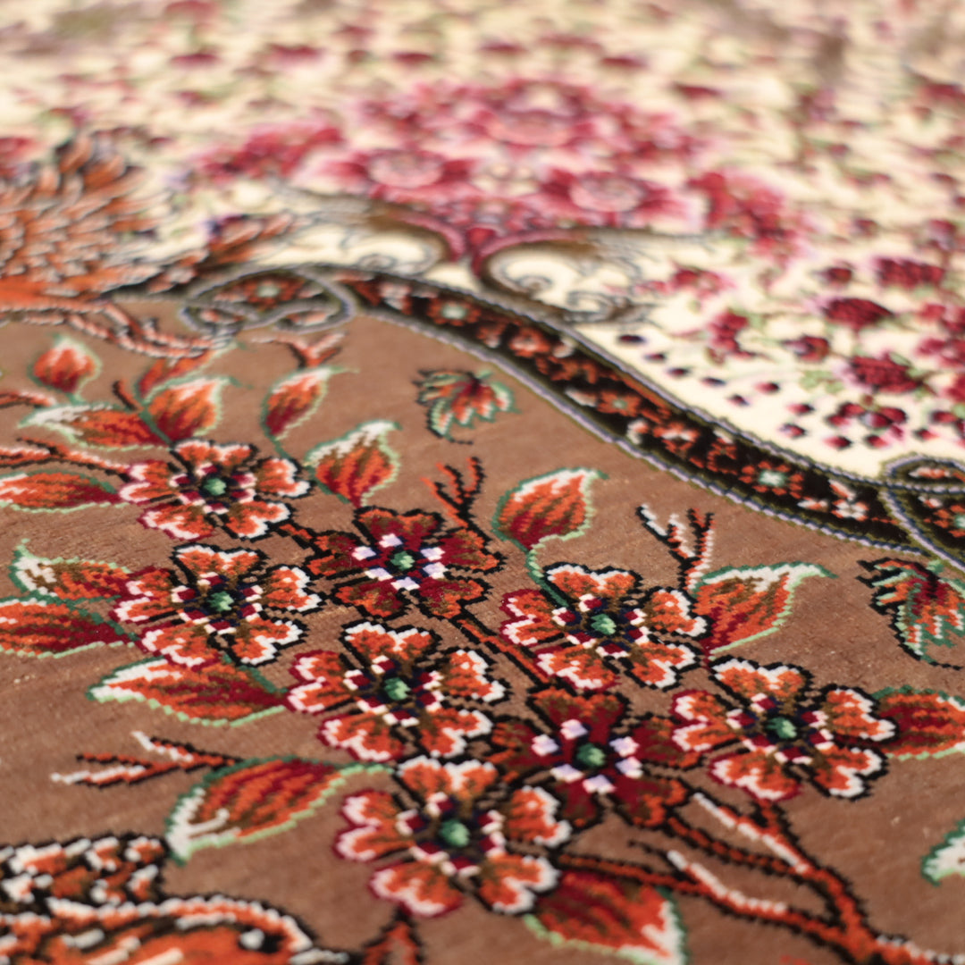 高級ペルシャ絨毯 クム産 シルク100％ MOHAMMADI工房｜生命の樹・花鳥柄 アイボリー×ピンク｜94×60cm（FS-13364）