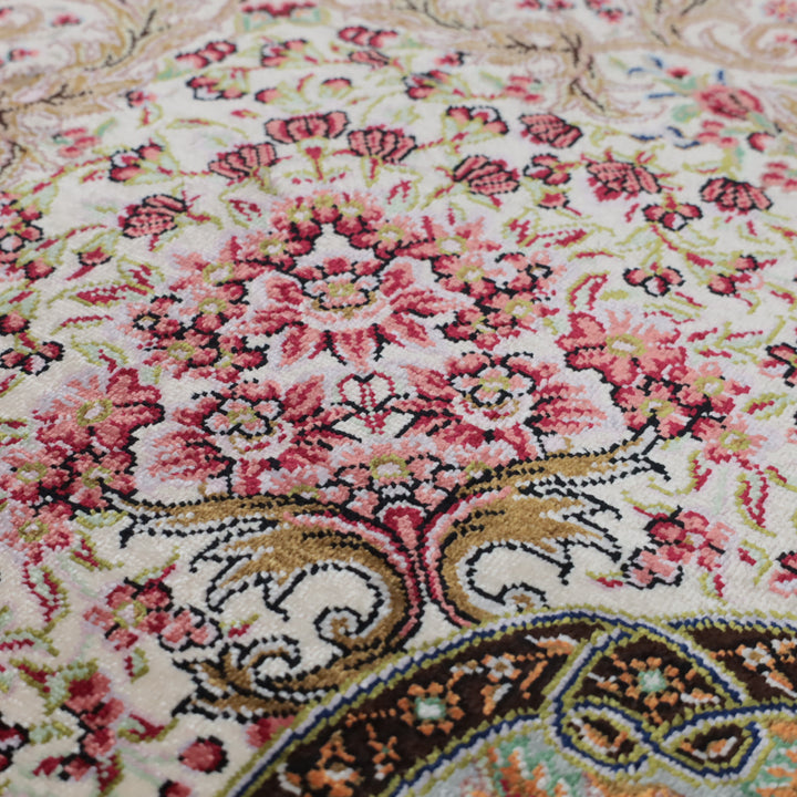 高級ペルシャ絨毯 クム産 シルク100％ MOHAMMADI工房｜生命の樹・花鳥柄 アイボリー×ピンク｜94×60cm（FS-13364）