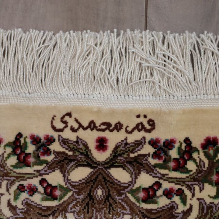 高級ペルシャ絨毯 クム産 シルク100％ MOHAMMADI工房｜生命の樹・花鳥柄 アイボリー×ピンク｜94×60cm（FS-13364）