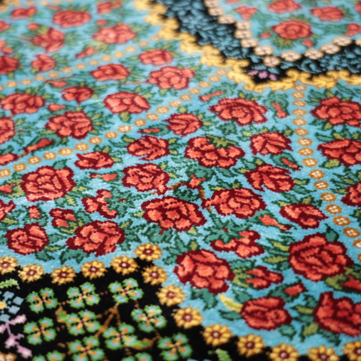 高級ペルシャ絨毯 クム産 シルク100％ KHAKI工房｜薔薇柄 ターコイズ×レッド｜80×60cm（FS-13367）