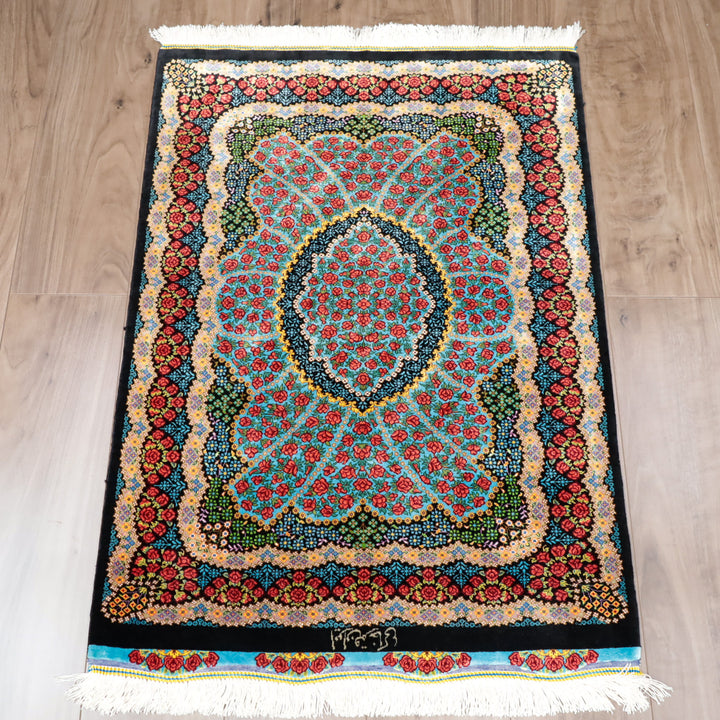 高級ペルシャ絨毯 クム産 シルク100％ KHAKI工房｜薔薇柄 ターコイズ×レッド｜80×60cm（FS-13367）