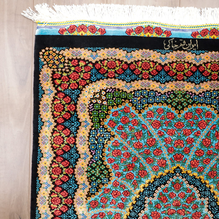 高級ペルシャ絨毯 クム産 シルク100％ KHAKI工房｜薔薇柄 ターコイズ×レッド｜80×60cm（FS-13367）