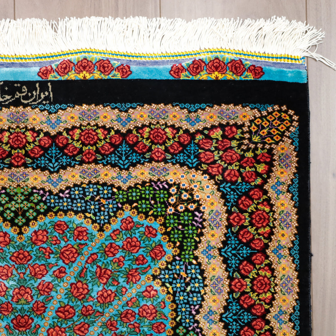 高級ペルシャ絨毯 クム産 シルク100％ KHAKI工房｜薔薇柄 ターコイズ×レッド｜80×60cm（FS-13367）
